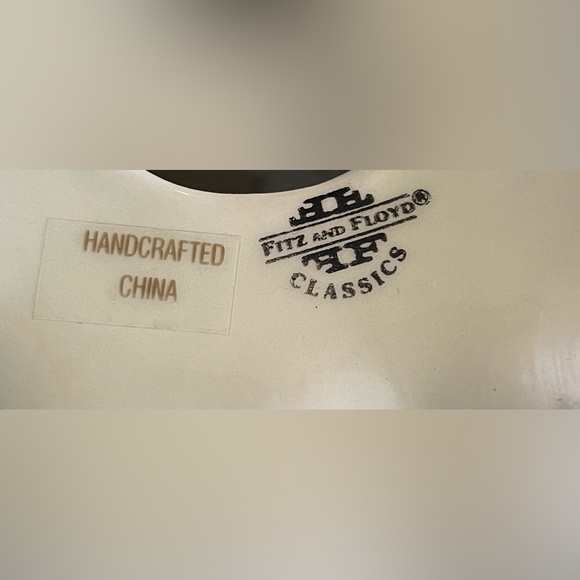 Fitz and Floyd Classics Bundle of Onions Candle Holder - Picture 8 of 8